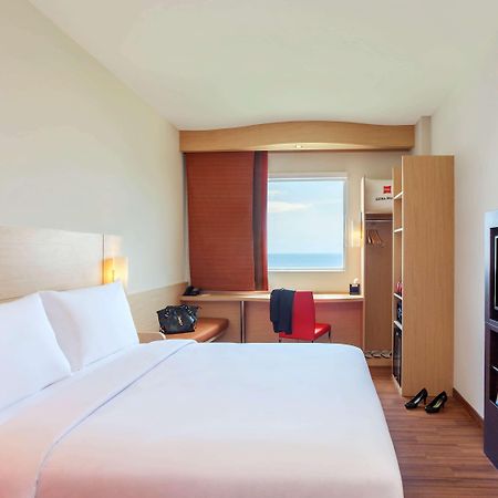 Ibis Manado City Center Boulevard Εξωτερικό φωτογραφία